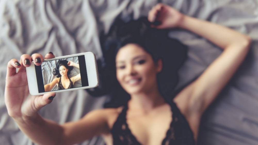 AEI Noticias | Tips para tener una videollamada sexual llena de placer